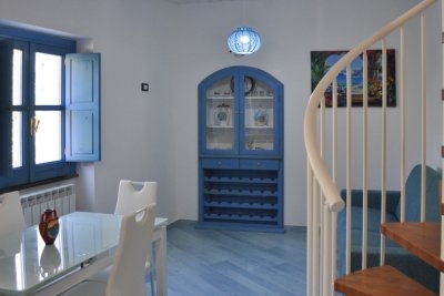 Renovated historic building on 2 levels in the old town of Scalea.