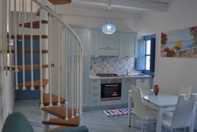 Renovated historic building on 2 levels in the old town of Scalea.