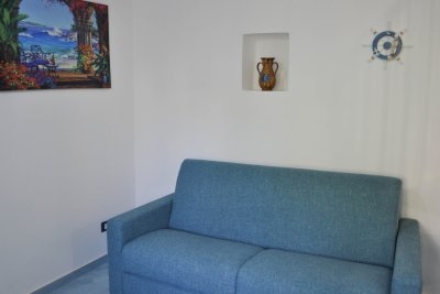 Renovated historic building on 2 levels in the old town of Scalea.