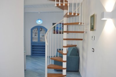 Renovated historic building on 2 levels in the old town of Scalea.