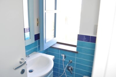 Renovated historic building on 2 levels in the old town of Scalea.