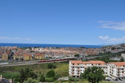 Trilocale  con terrazzo vista mare