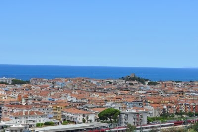 Two-bedroom apartment with sea view terrace