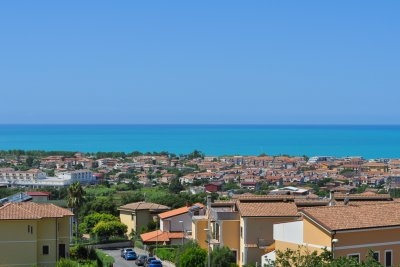  Трехкомнатная квартира с панорамным видом на море