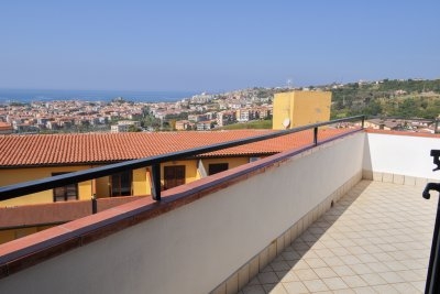 Large renovated apartment with wonderful sea view