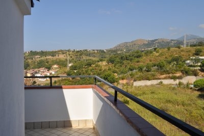 Large renovated apartment with wonderful sea view