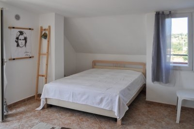 Large renovated apartment with wonderful sea view