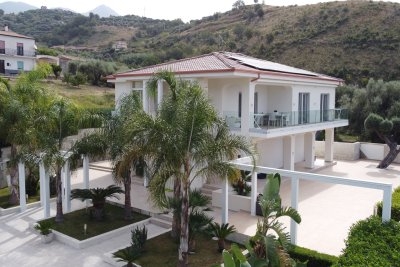 Esclusiva villa indipendente con vista mare panoramica