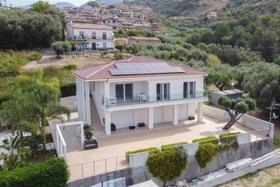 Esclusiva villa indipendente con vista mare panoramica