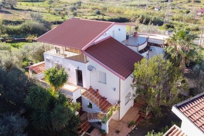 Lovely detached house partially used as a Bed & Breakfast