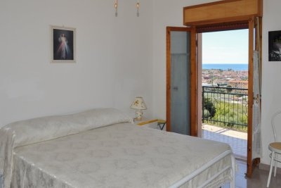 Appartamento arredato con balcone vista mare panoramico