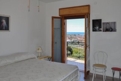 Appartamento arredato con balcone vista mare panoramico