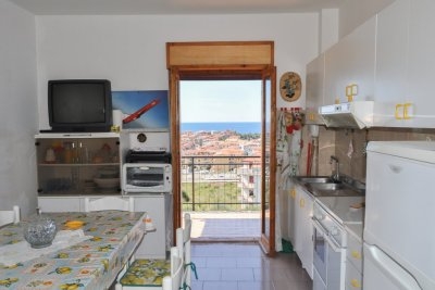 Appartamento arredato con balcone vista mare panoramico