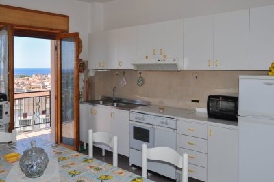 Appartamento arredato con balcone vista mare panoramico