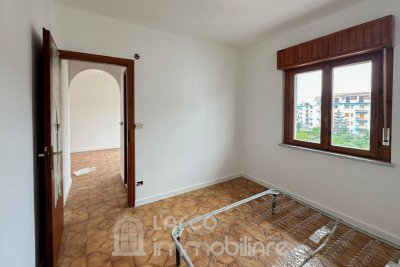 Bilocale al terzo piano con balcone