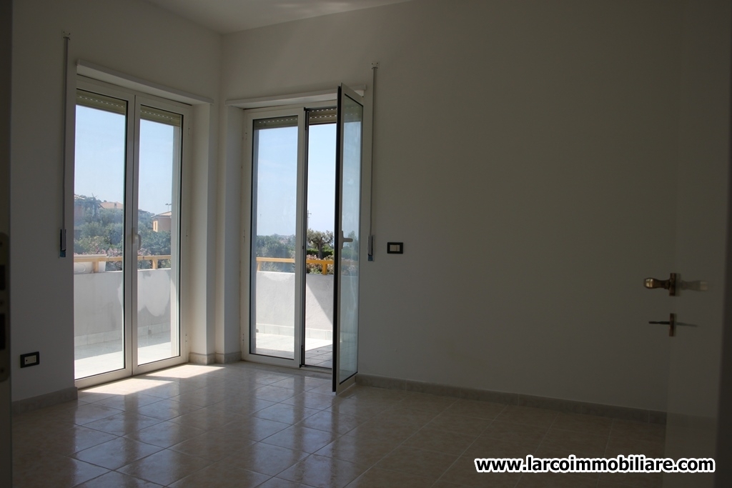 Newly built townhouse on two levels with stunning view over the Island of Cirella