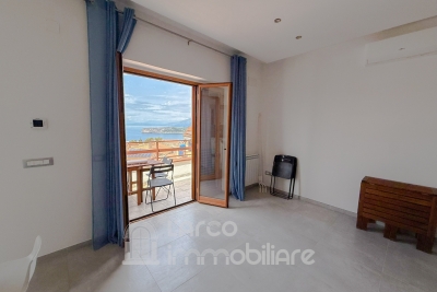 Appartamento con splendida vista sull’Isola di Dino