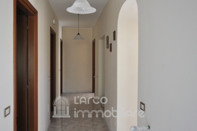  Soluzione Semi-Indipendente con Due Appartamenti e Garage 