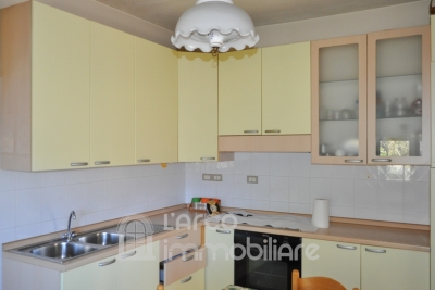  Soluzione Semi-Indipendente con Due Appartamenti e Garage 