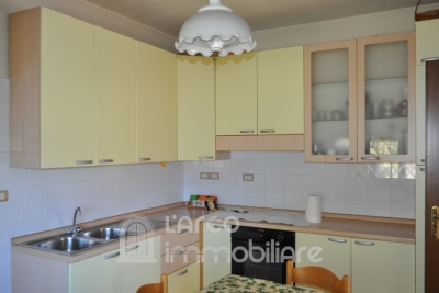  Soluzione Semi-Indipendente con Due Appartamenti e Garage 