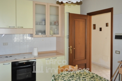  Soluzione Semi-Indipendente con Due Appartamenti e Garage 