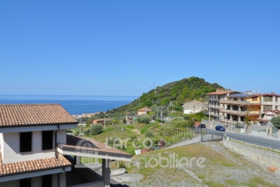 Splendida Villetta a Schiera su 4 Livelli con Vista Mare 