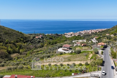 Splendida Villetta a Schiera su 4 Livelli con Vista Mare 