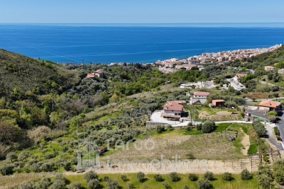 Splendida Villetta a Schiera su 4 Livelli con Vista Mare 