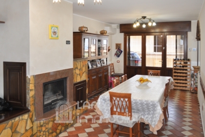 Splendida Villetta a Schiera su 4 Livelli con Vista Mare 
