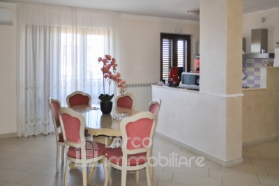 Splendida Villetta a Schiera su 4 Livelli con Vista Mare 