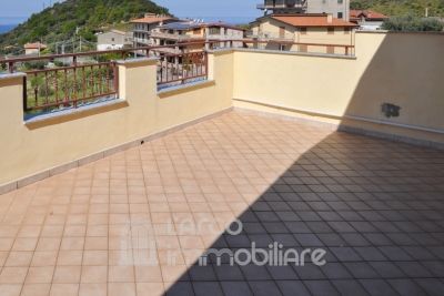 Splendida Villetta a Schiera su 4 Livelli con Vista Mare 