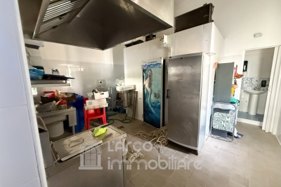 Locale commerciale in posizione strategica
