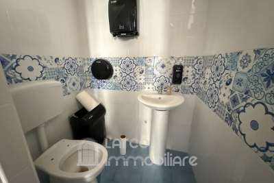 Locale commerciale in posizione strategica