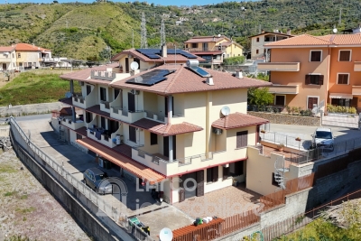 Villetta a Schiera Ristrutturata con Vista Mare e B&B Avviato – A 1,5 km da Diamante