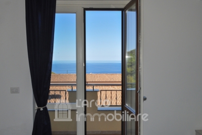 Villetta a Schiera Ristrutturata con Vista Mare e B&B Avviato – A 1,5 km da Diamante