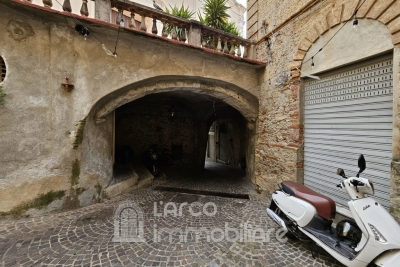 Elegante Proprietà Storica su Due Livelli nel Cuore di Belvedere