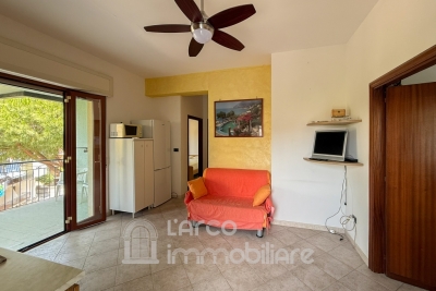 Trilocale a 300 mt dal mare con ampio terrazzo