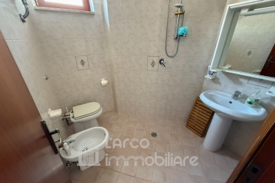 Trilocale a 300 mt dal mare con ampio terrazzo