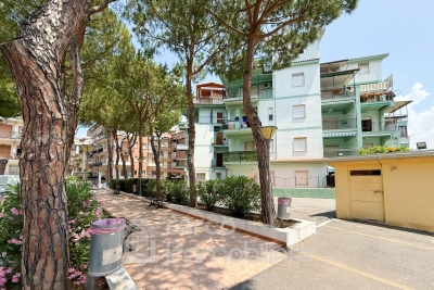 Trilocale a 300 mt dal mare con ampio terrazzo