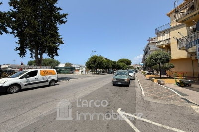 Trilocale a 300 mt dal mare con ampio terrazzo