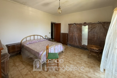 Detached house with sea view