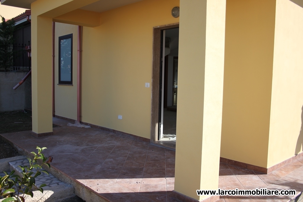 Newly built semi-detached house in a panoramic position