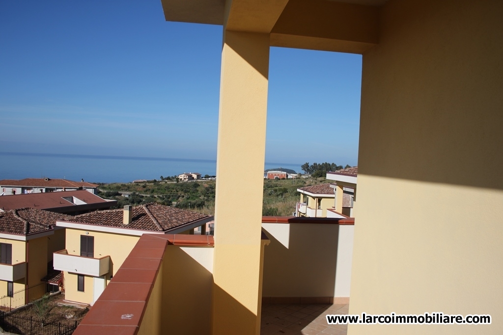 Newly built semi-detached house in a panoramic position