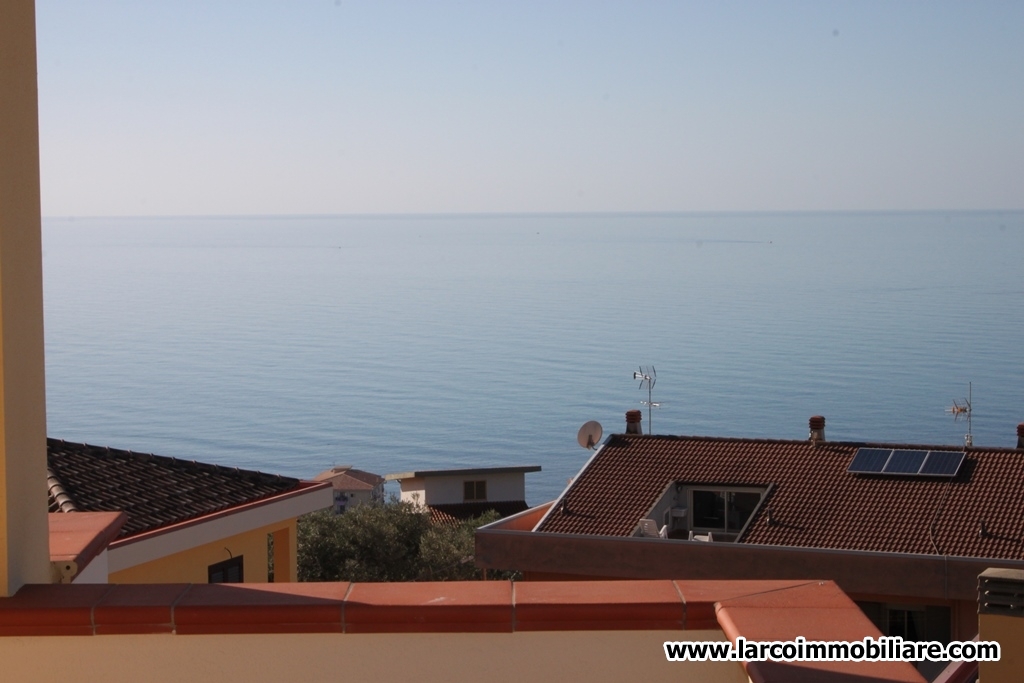 Newly built semi-detached house in a panoramic position