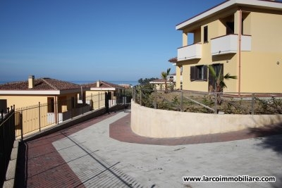 Newly built semi-detached house in a panoramic position